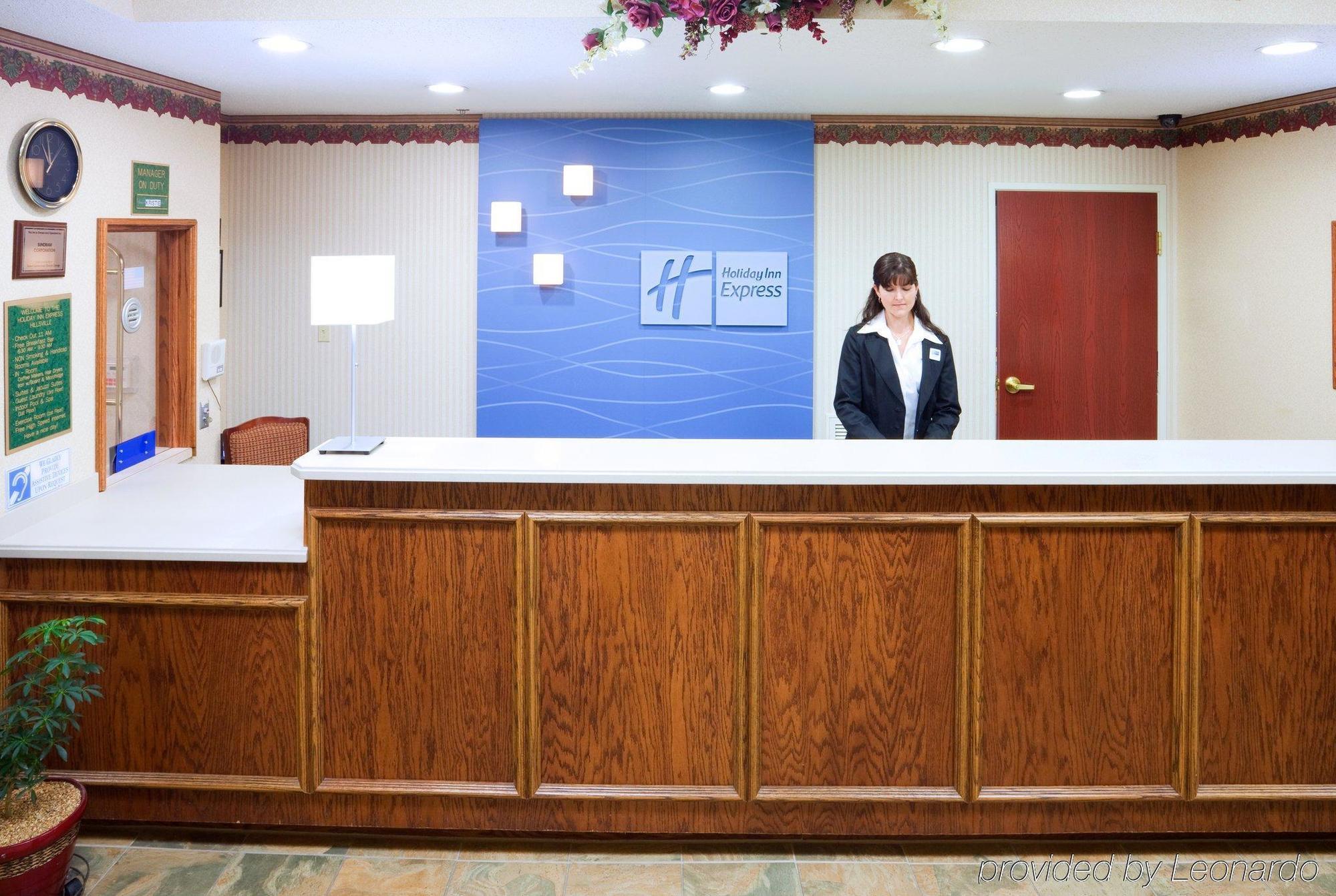 希尔斯维尔智选假日酒店 外观 照片